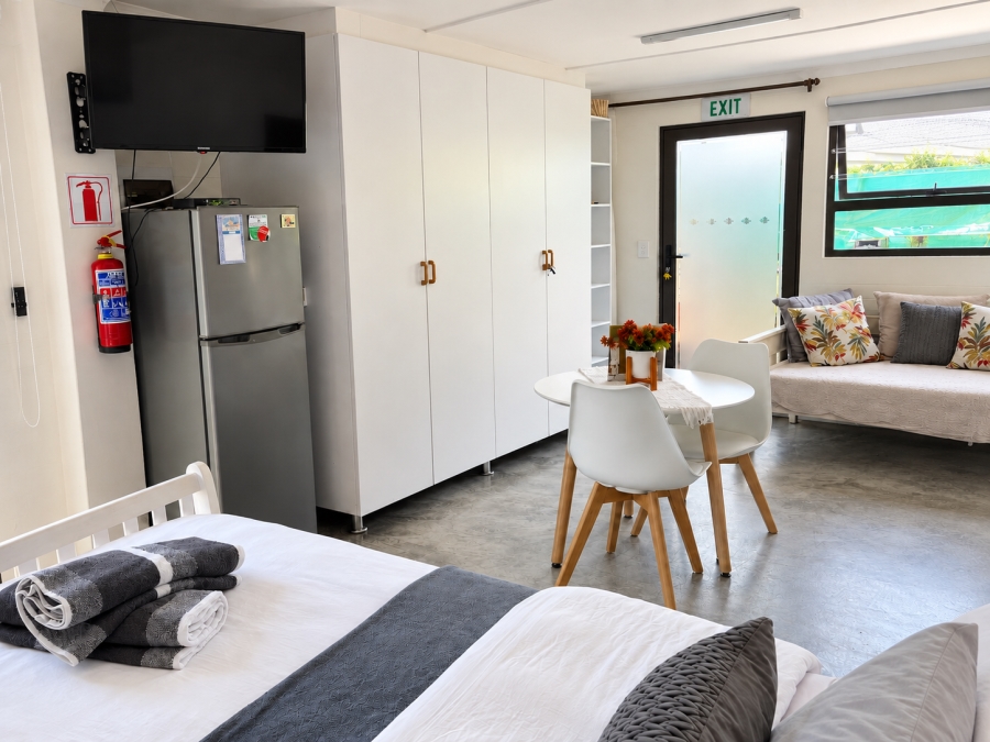 5 Bedroom Property for Sale in Stilbaai Wes Western Cape